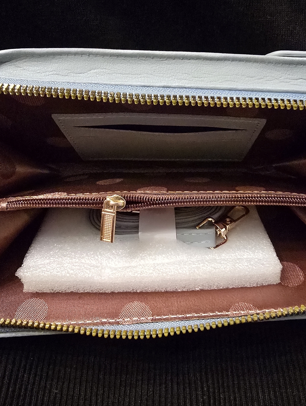 STL Light Blue Crossbody Wallet Bag - Picture 5 of 6